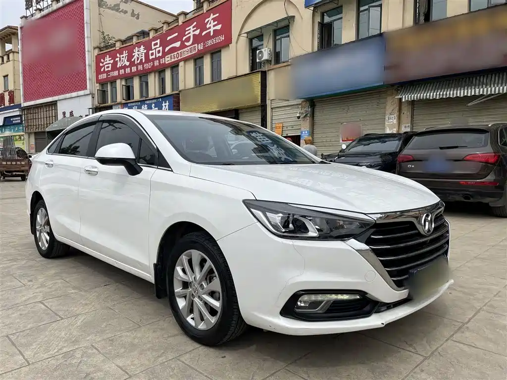 Saab D50 2019 1.5L Manual Premium Edition National VI купить на сайте DeffCars