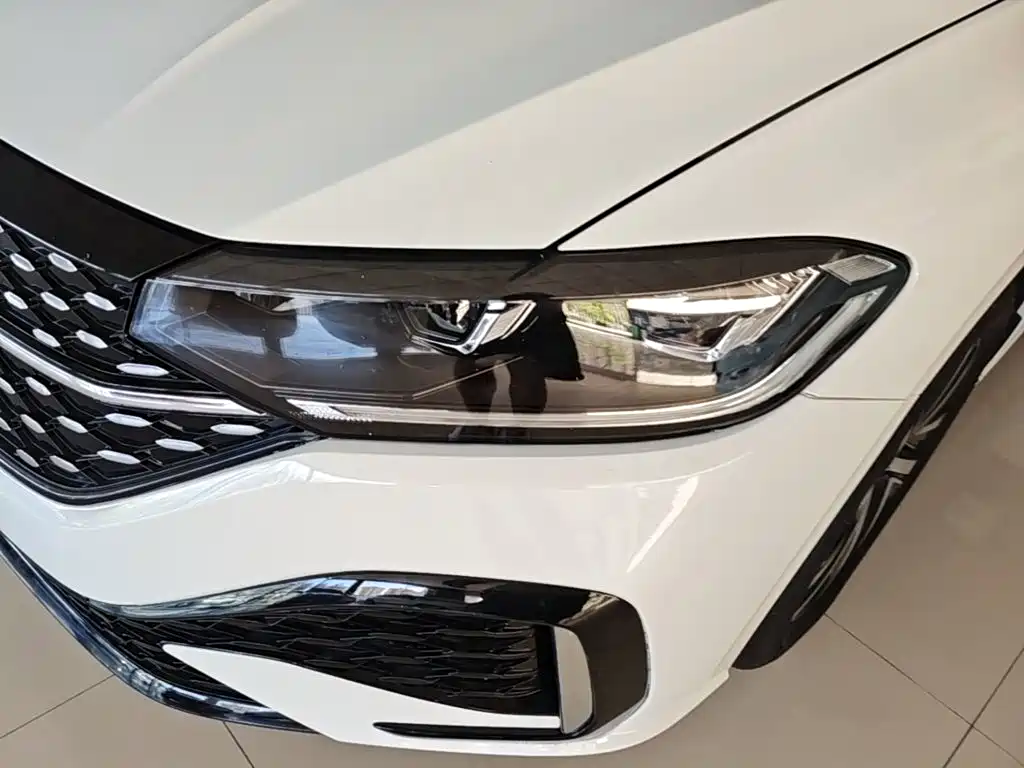 Lavida 2024 1.5L Automatic Starry Sky Five Million Edition купить на сайте DeffCars