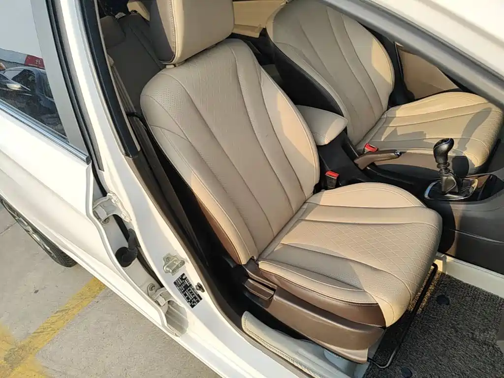 Baojun 310W 2017 1.5L manual fashion model National V купить на сайте DeffCars