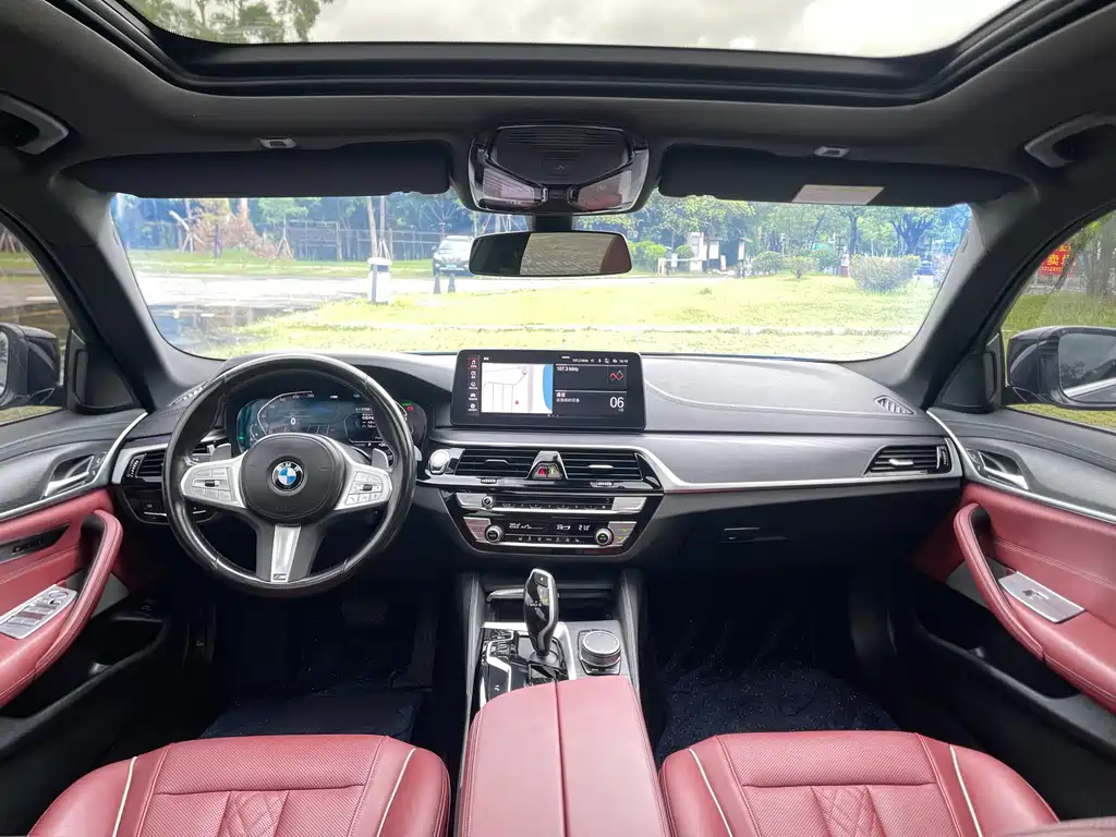 BMW 5 Series 2023 530Li Leading M Sports Package купить на сайте DeffCars