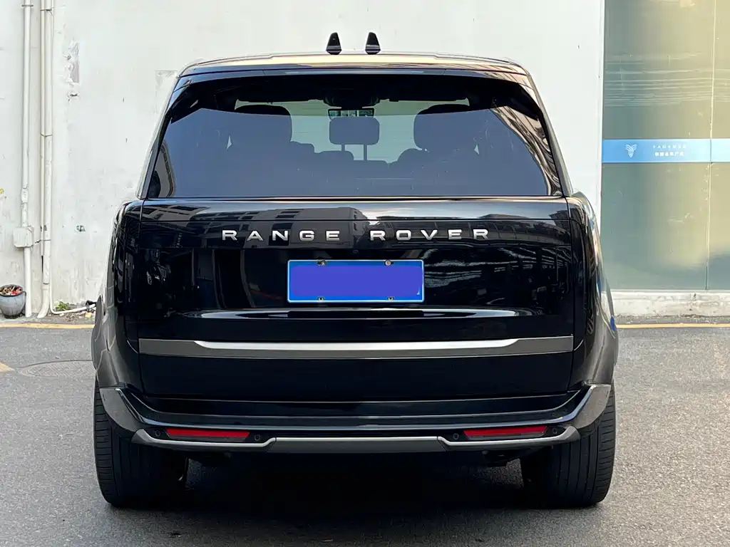 Range Rover 2023 3.0 L6 400PS Seven-seater Extended Edition купить на сайте DeffCars
