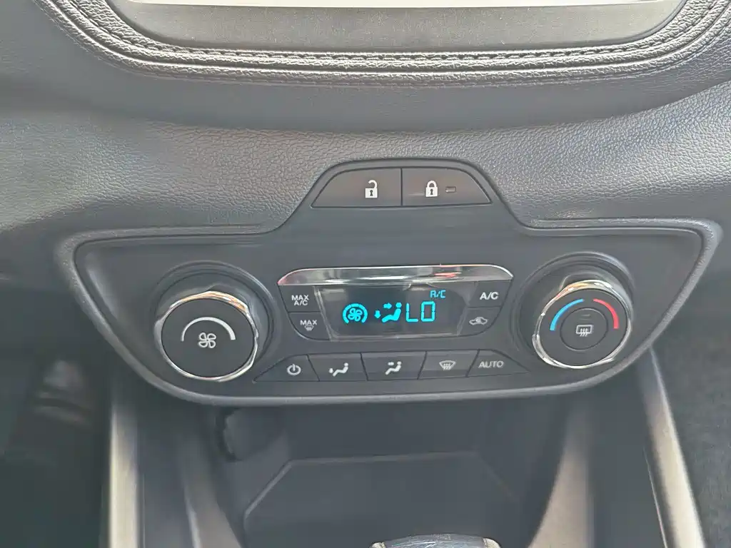 Escort 2017 facelift 1.5L automatic comfort model купить на сайте DeffCars