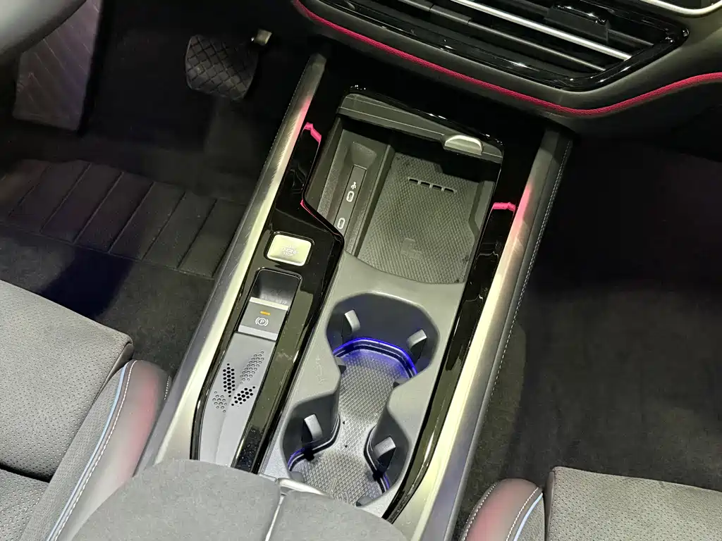 Passat 2025 Pro 380TSI Star Dragon Edition купить на сайте DeffCars