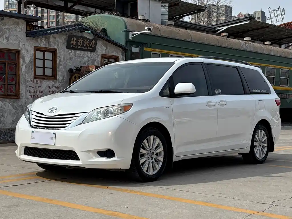 SIENNA 2015 3.5L four-wheel drive L купить на сайте DeffCars
