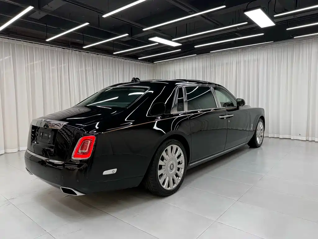 Phantom 2018 6.7T long wheelbase version купить на сайте DeffCars