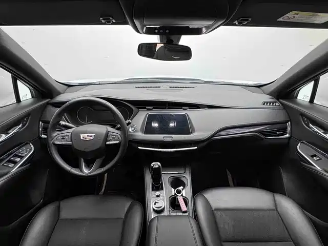 Cadillac XT4 2021 28T two-wheel drive technology купить на сайте DeffCars