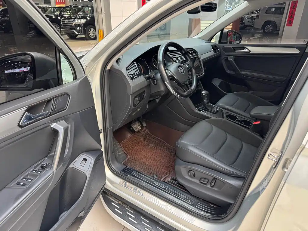 Tiguan L 2019 330TSI automatic two-wheel drive smart luxury version National VI купить на сайте DeffCars