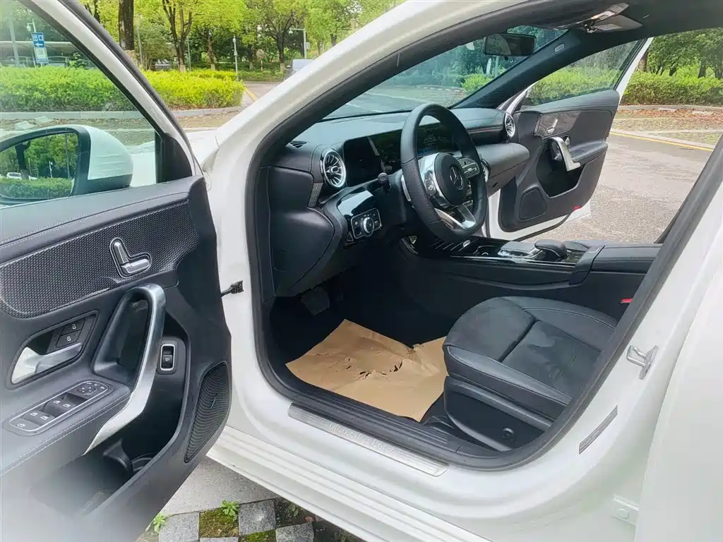 Mercedes-Benz A-Class 2020 A 200 L Sports Sedan купить на сайте DeffCars