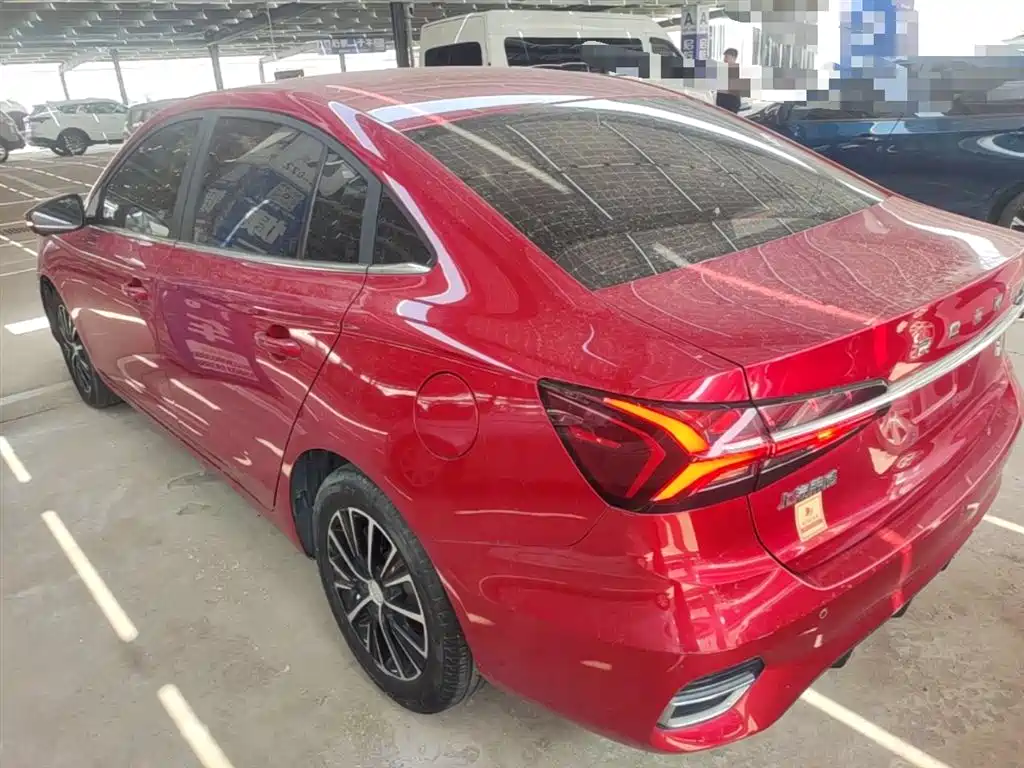 Roewe i5 2021 1.5L CVT Diamond Edition купить на сайте DeffCars