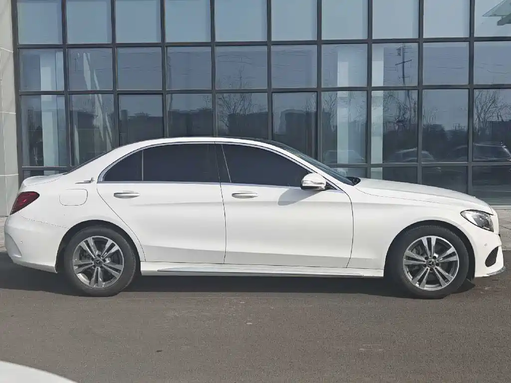 Mercedes-Benz C-Class 2018 C 200 L Sports Edition купить на сайте DeffCars