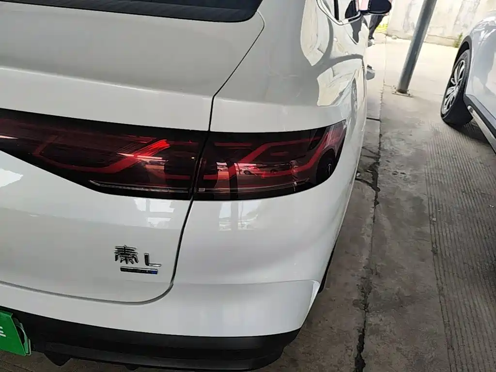 Qin L 2025 DM-i Smart Driving Edition 80KM Transcendent Type купить на сайте DeffCars