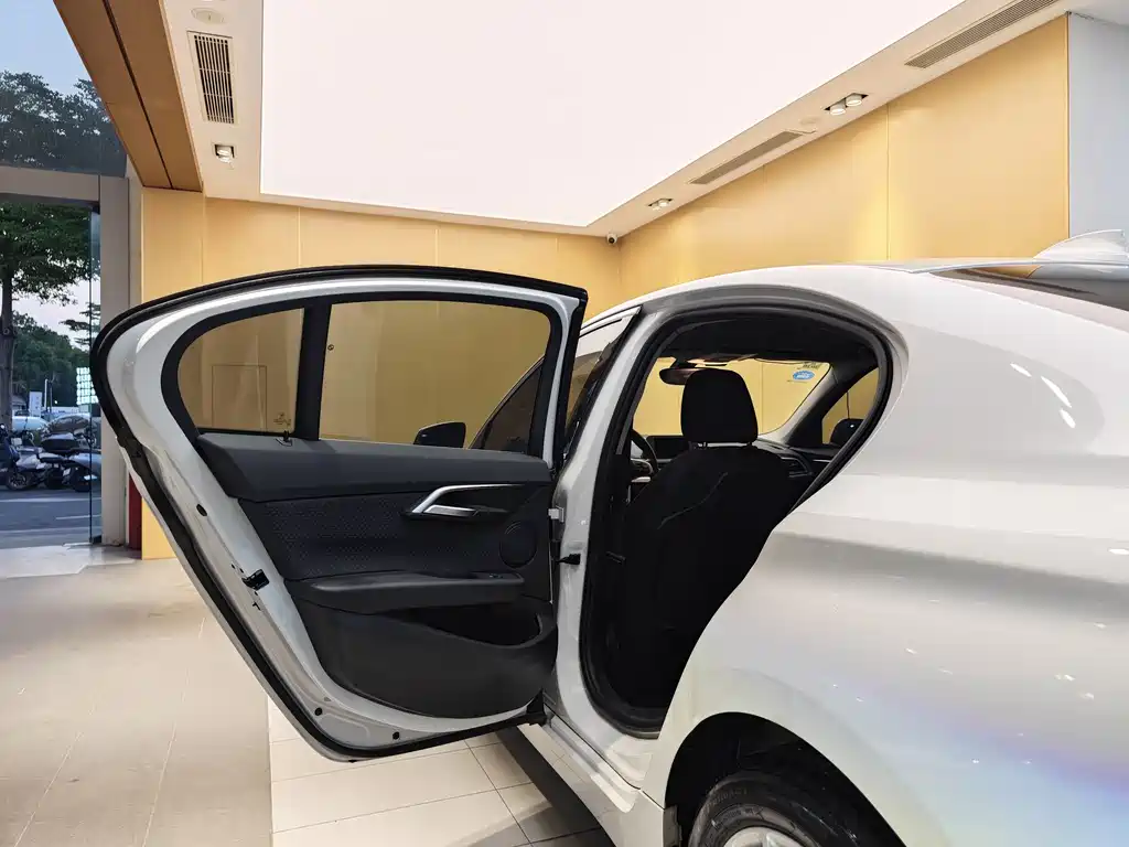 BMW 1 Series 2018 118i Fashion Model купить на сайте DeffCars