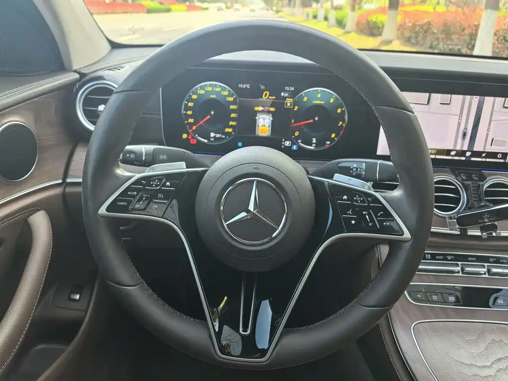 Mercedes-Benz E-Class 2023 E 300 L Fashion купить на сайте DeffCars