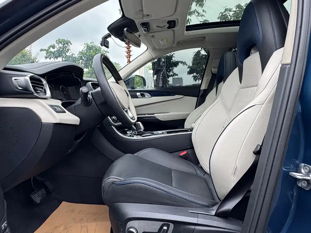 Lynk & Co 01 2019 2.0T 2WD Yao Pro Edition National V купить на сайте DeffCars