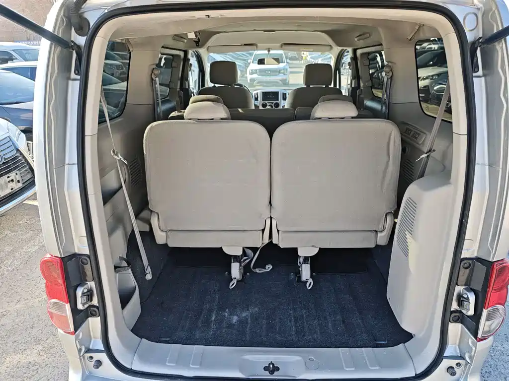 Nissan NV200 2018 1.6L CVT Exclusive Type купить на сайте DeffCars