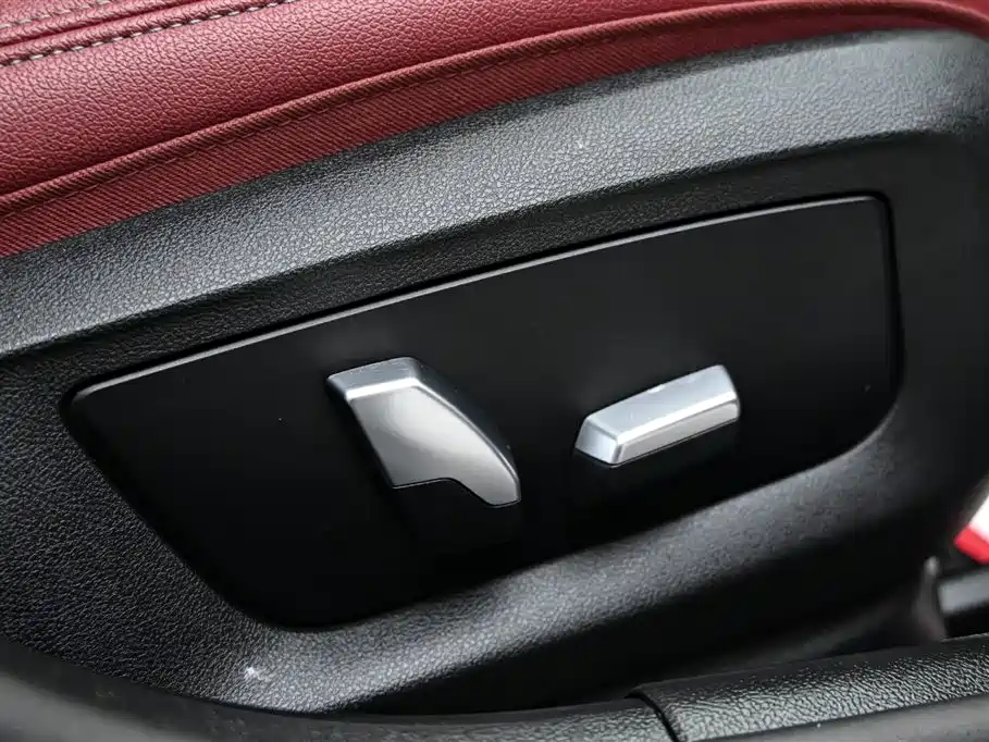 BMW 5 Series 2023 530Li Leading M Sports Package купить на сайте DeffCars