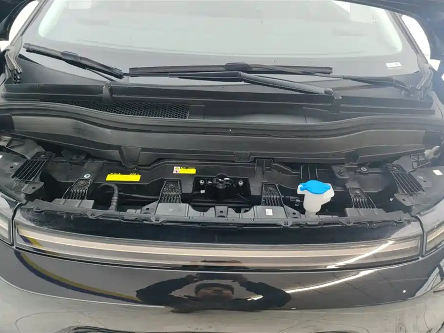 Xpeng X9 2025 pure electric 740 long battery life Max купить на сайте DeffCars