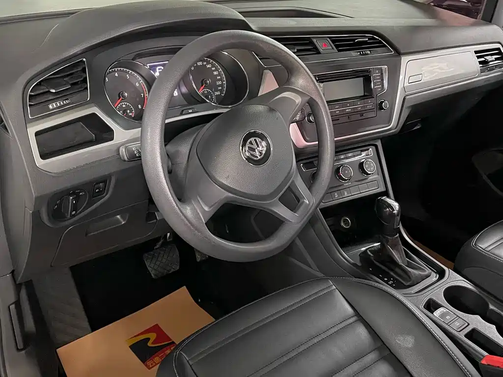Touran 2018 Touran L 280TSI DSG Fashion Edition 7 seats National V купить на сайте DeffCars