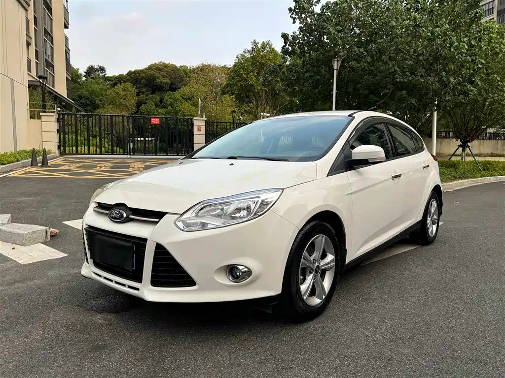 Focus 2012 hatchback 1.6L manual comfort type купить на сайте DeffCars