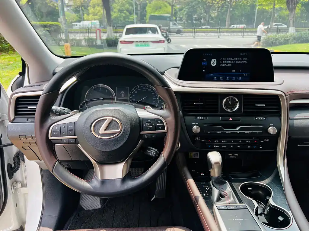 Lexus RX 2020 facelift 300 four-wheel drive elegant version купить на сайте DeffCars