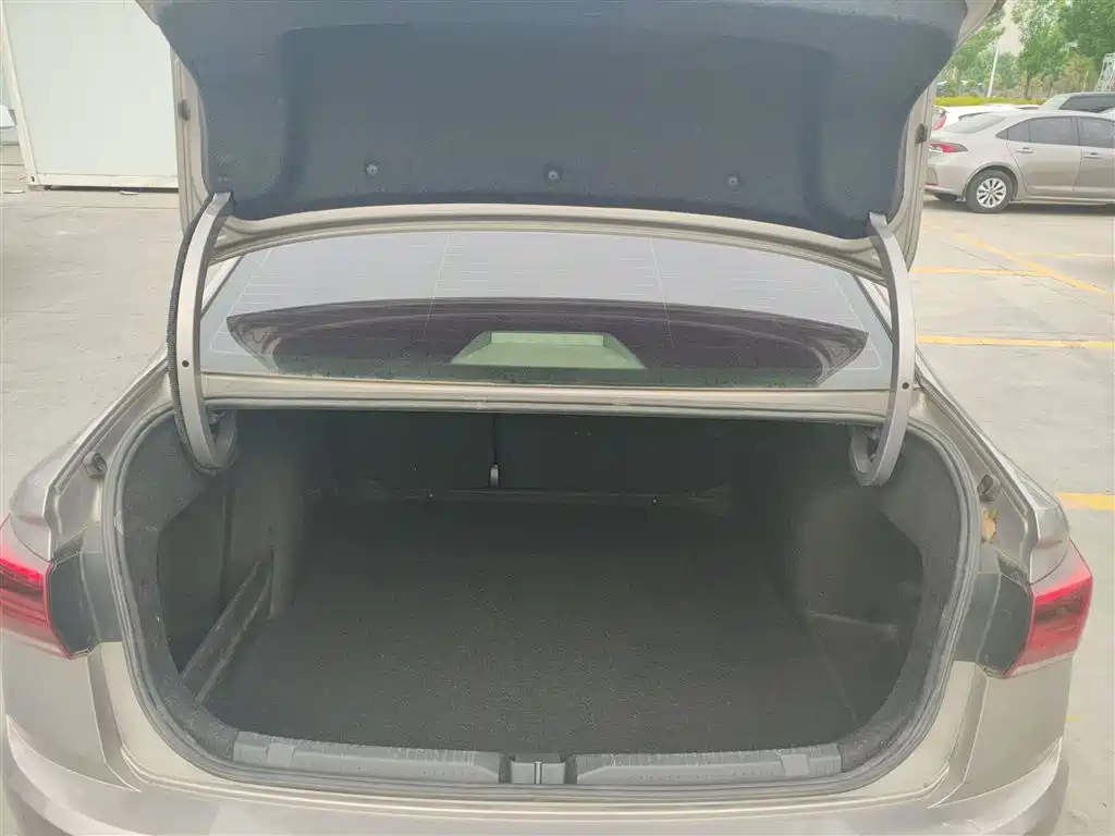 Bora 2020 1.5L automatic comfort model купить на сайте DeffCars