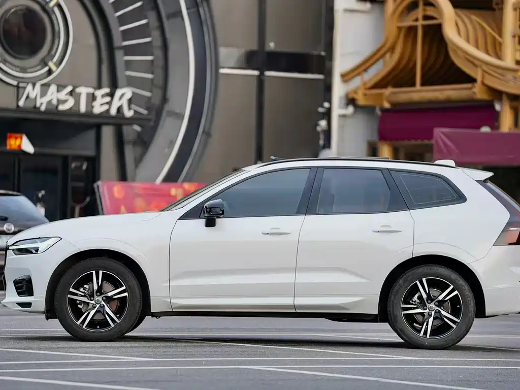 Volvo XC60 2021 T5 four-wheel drive Zhiyuan Sport Edition купить на сайте DeffCars