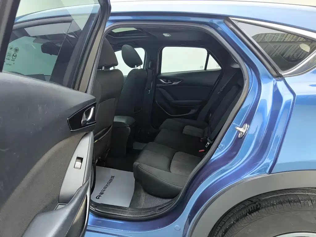 Mazda CX-4 2021 2.0L automatic two-wheel drive Blue Sky Vitality Edition купить на сайте DeffCars