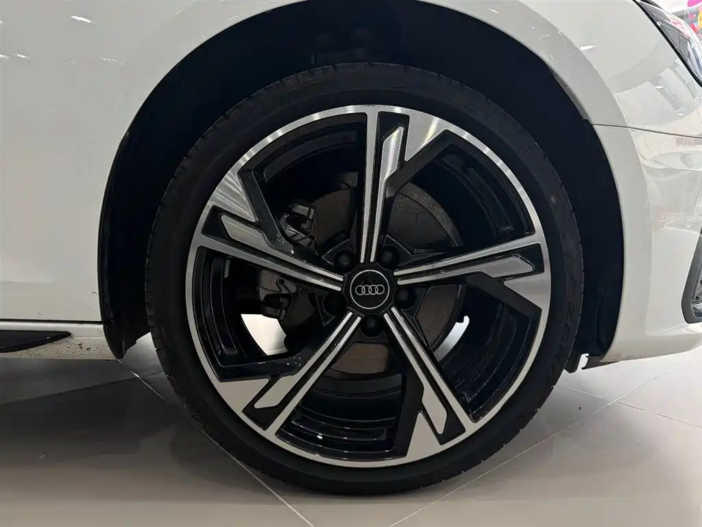 Audi A4L 2025 Model 2 Million Yuexiang Edition 40 TFSI Luxury Dynamic Bu0026O Starry Night Edition купить на сайте DeffCars