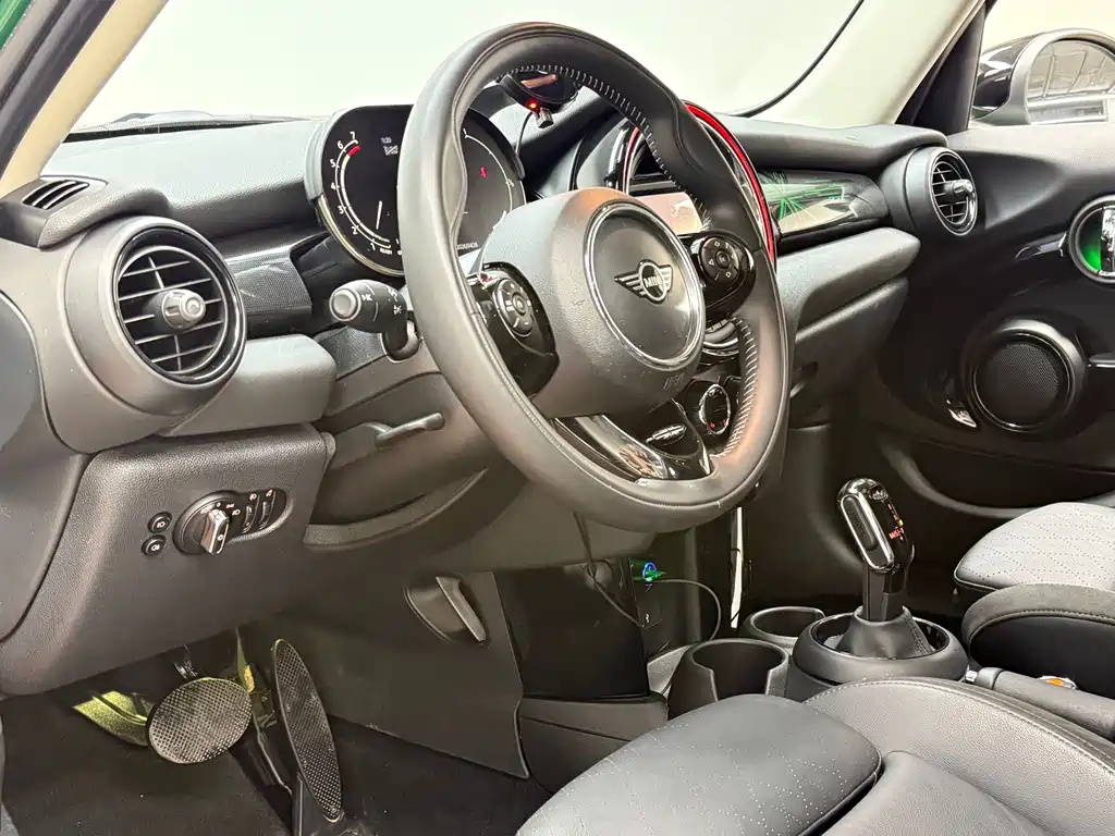 MINI 2021 1.5T COOPER Artist Five-Door Edition купить на сайте DeffCars