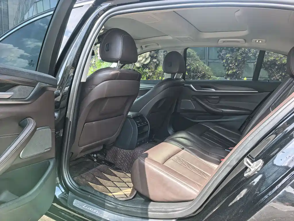 BMW 5 Series 2018 facelift 530Li leading model luxury package купить на сайте DeffCars
