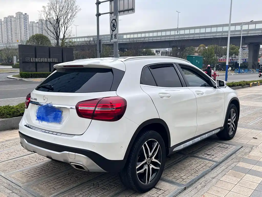 Mercedes-Benz GLA 2018 GLA 200 Fashion Model купить на сайте DeffCars