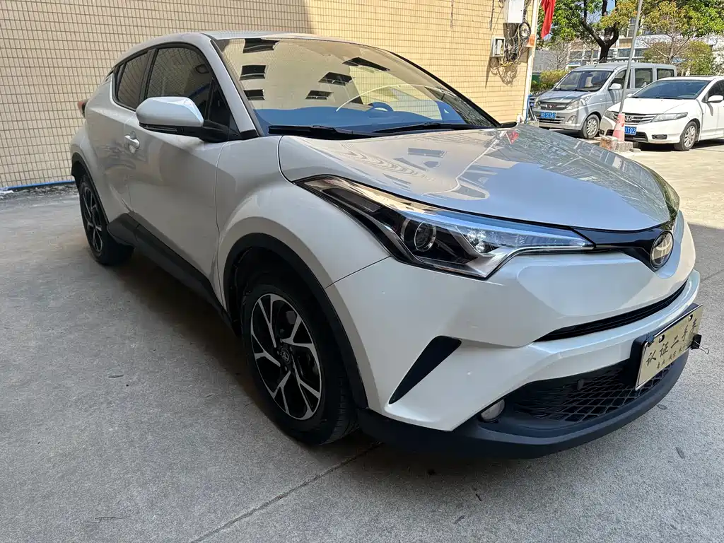 Toyota C-HR 2020 2.0L Leading Edition купить на сайте DeffCars