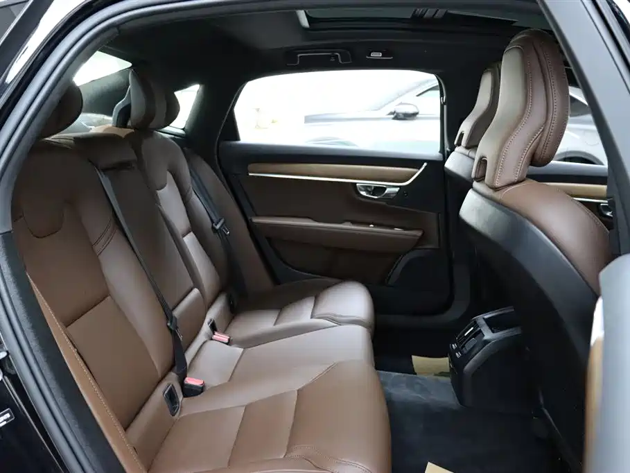 Volvo S90 2024 B5 Zhiyi Luxury Edition купить на сайте DeffCars