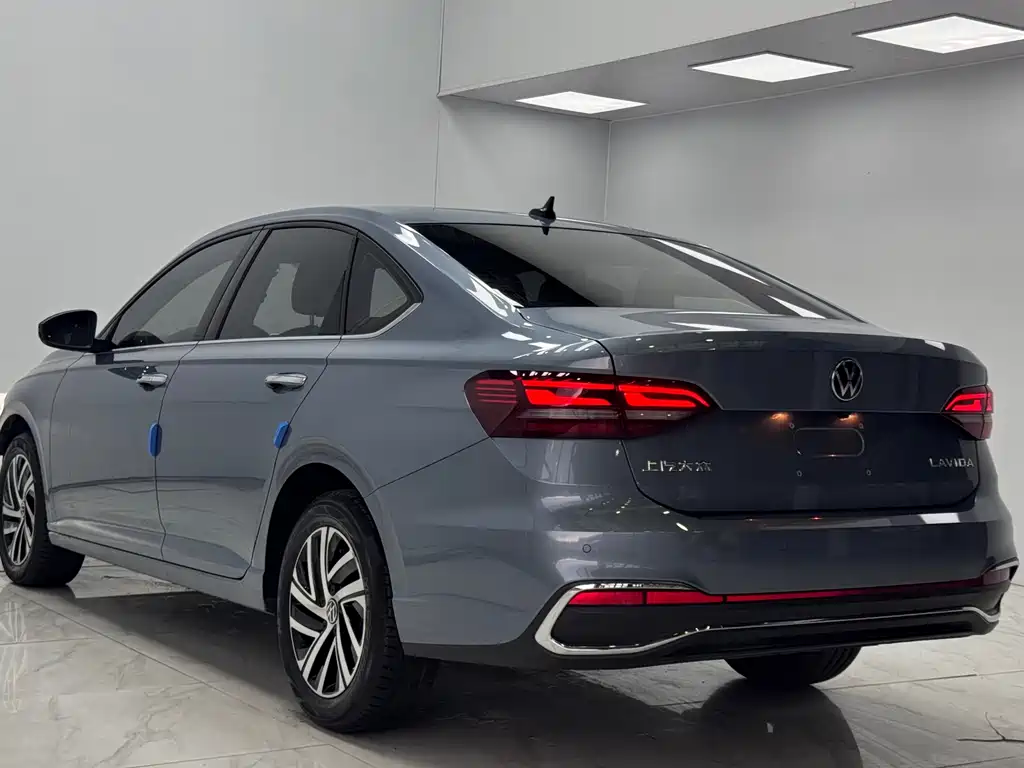 Lavida 2023 1.5L automatic 5 million version купить на сайте DeffCars
