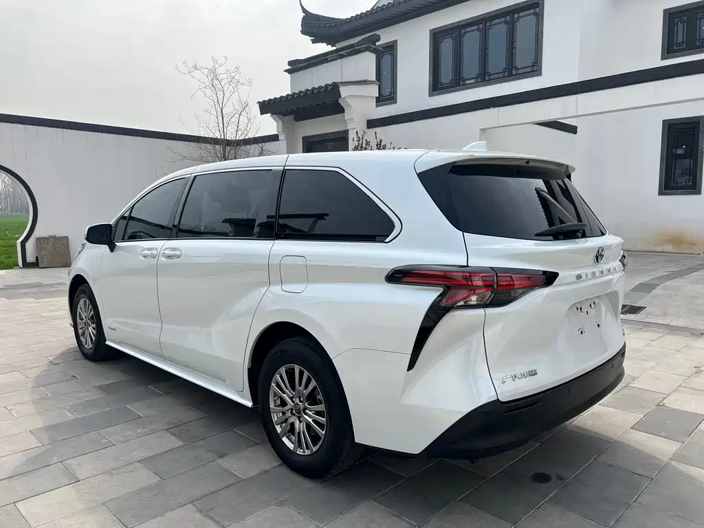 SIENNA 2023 2.5L Hybrid Comfort Edition купить на сайте DeffCars