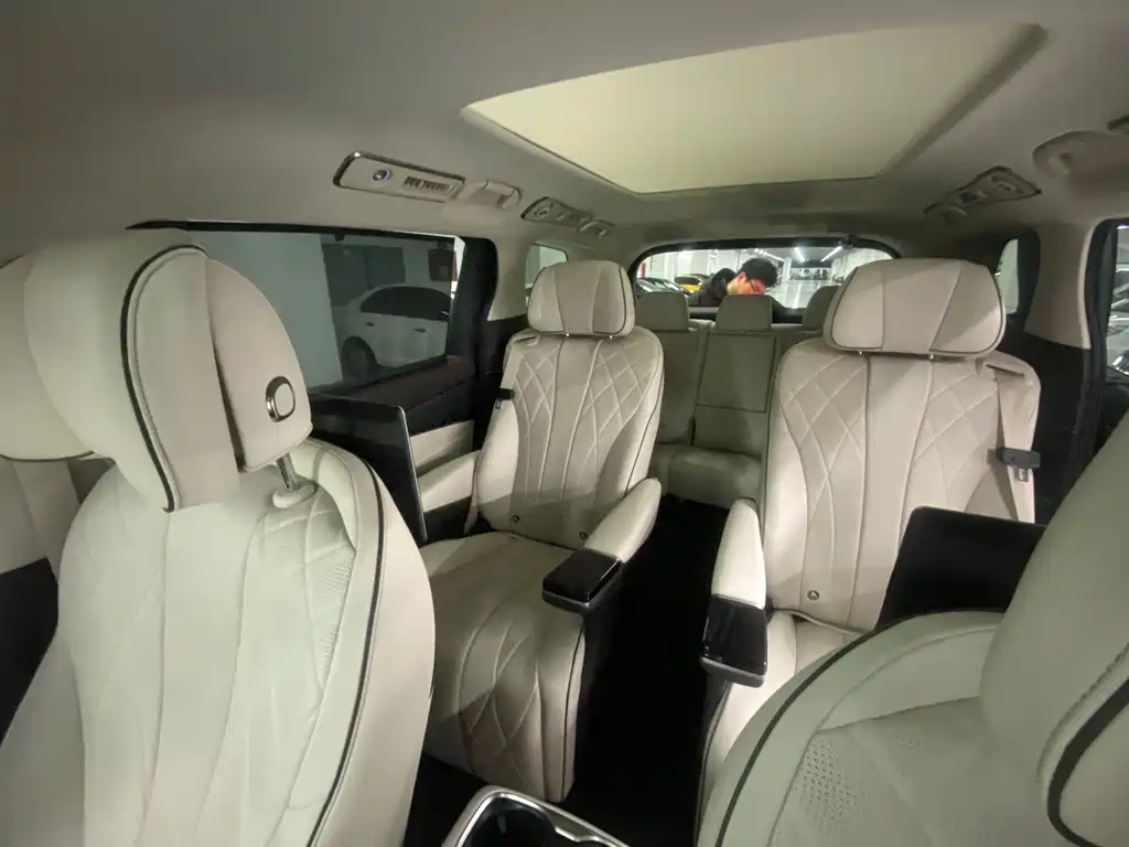 Denza D9 2024 DM-i 980 four-wheel drive premium model купить на сайте DeffCars