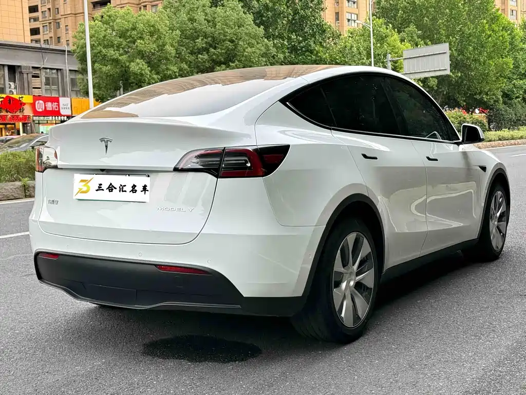 Model Y 2021 long-range all-wheel drive version 3D7 купить на сайте DeffCars