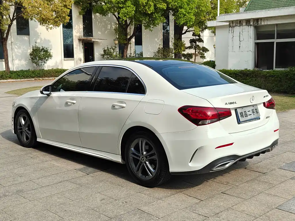 Mercedes-Benz A-Class 2022 A 180 L купить на сайте DeffCars
