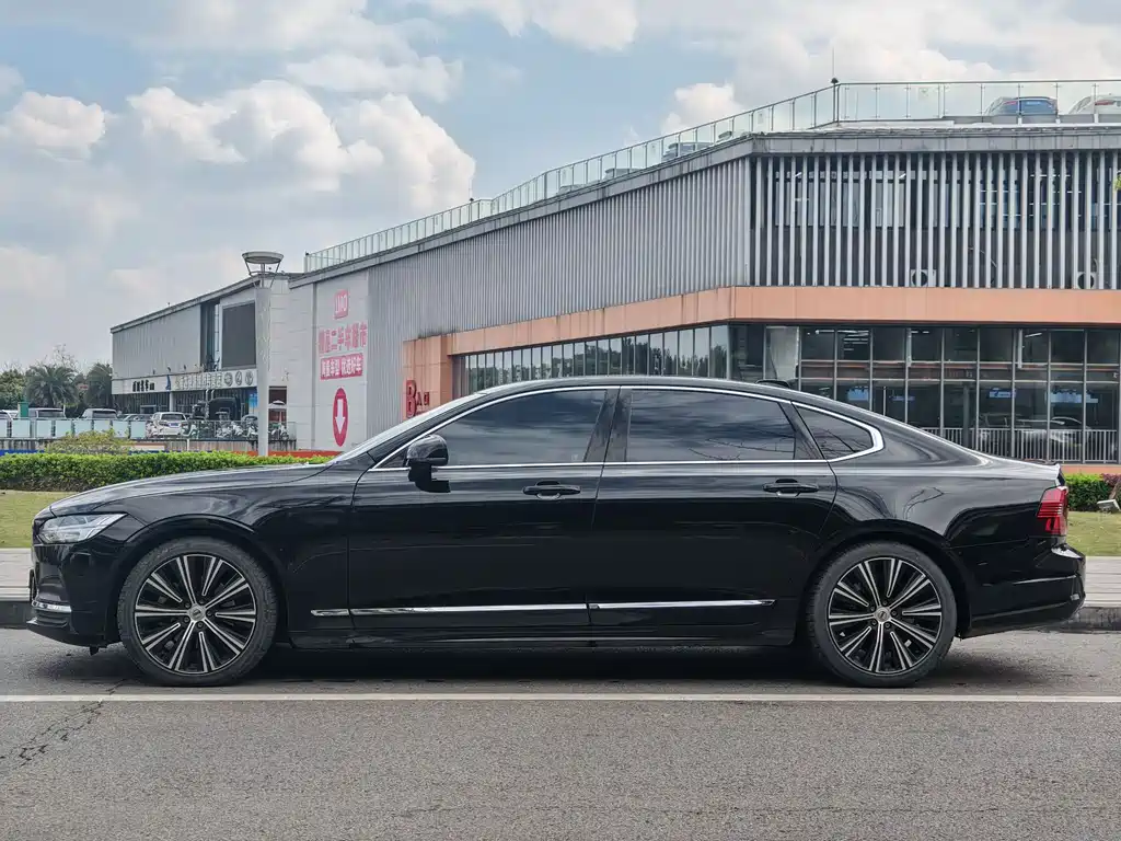 Volvo S90 2024 B5 Zhiyuan Luxury Edition купить на сайте DeffCars