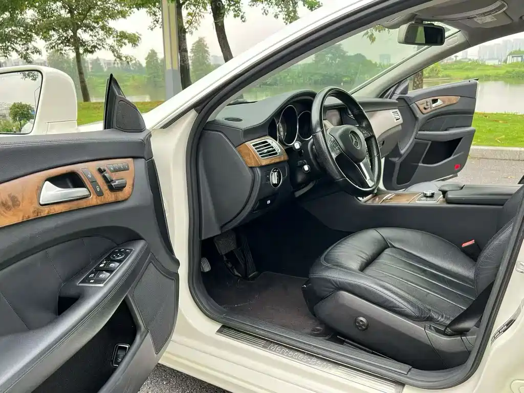 Mercedes-Benz CLS 2012 CLS 300 CGI купить на сайте DeffCars