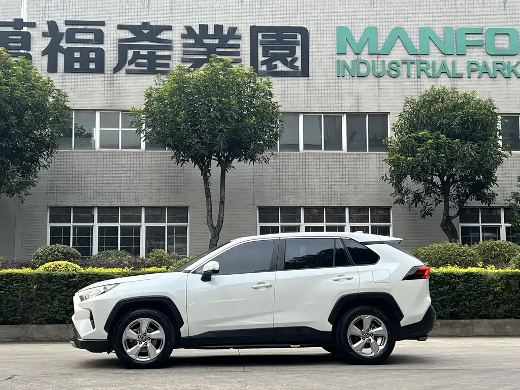 RAV4 Rongfang 2020 2.0L CVT two-wheel drive fashion version купить на сайте DeffCars