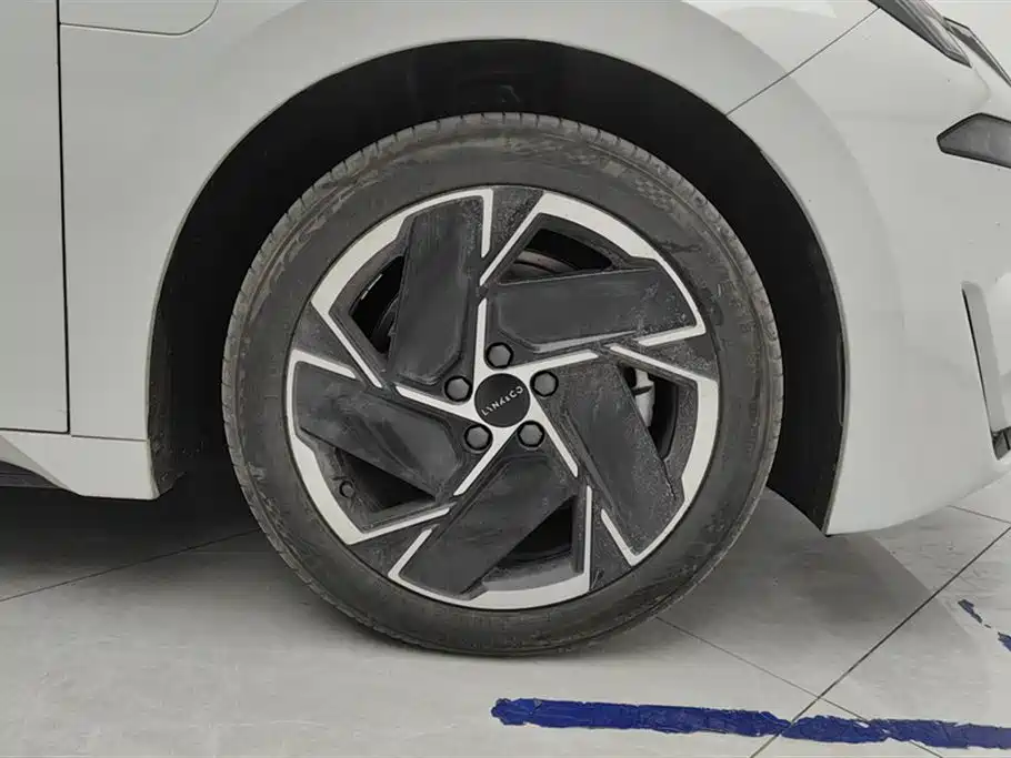 Lynk & Co 07 EM-P 2024 EM-P 126 Long Battery Life Pro купить на сайте DeffCars