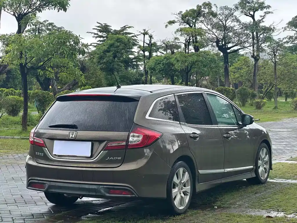 Jade 2014 1.8L Automatic Comfort Elite Edition 5 Seater купить на сайте DeffCars