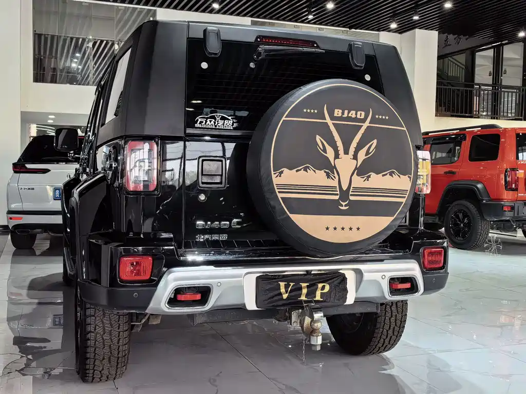 Beijing off-road BJ40 2020 2.0T automatic two-wheel drive city hunter version knight type купить на сайте DeffCars