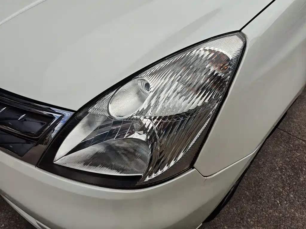 Livina 2010 Jinyue Edition 1.6L Automatic Super Type купить на сайте DeffCars