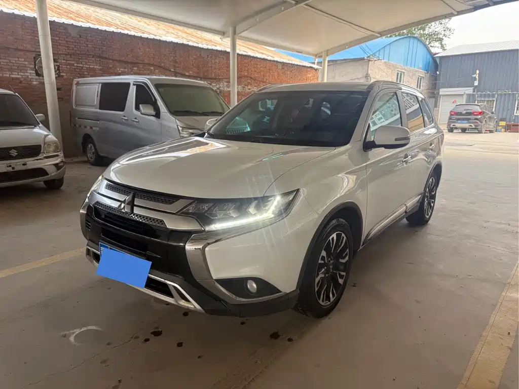 Outlander 2019 2.4L four-wheel drive exclusive version, 5 seats, National V купить на сайте DeffCars
