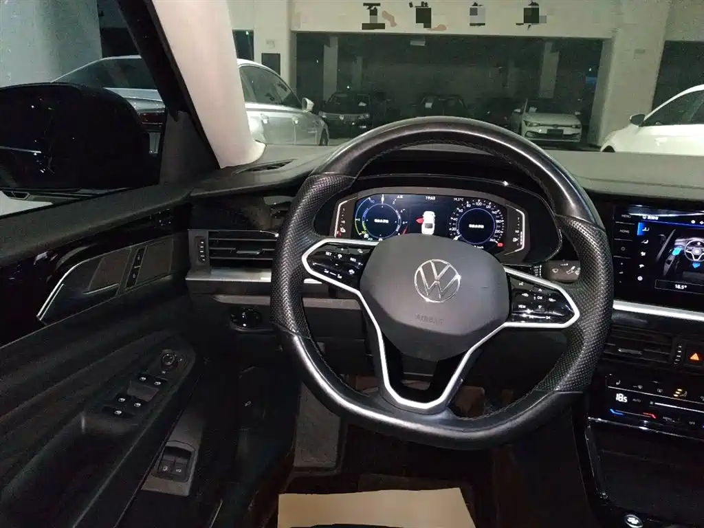 Passat New Energy 2022 Facelift 430PHEV Hybrid Elite Edition купить на сайте DeffCars