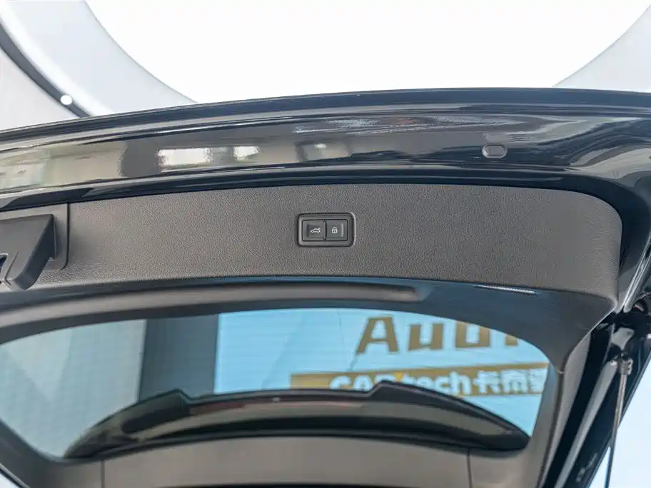 Audi Q7 2025 45 TFSI quattro S line Black Warrior купить на сайте DeffCars