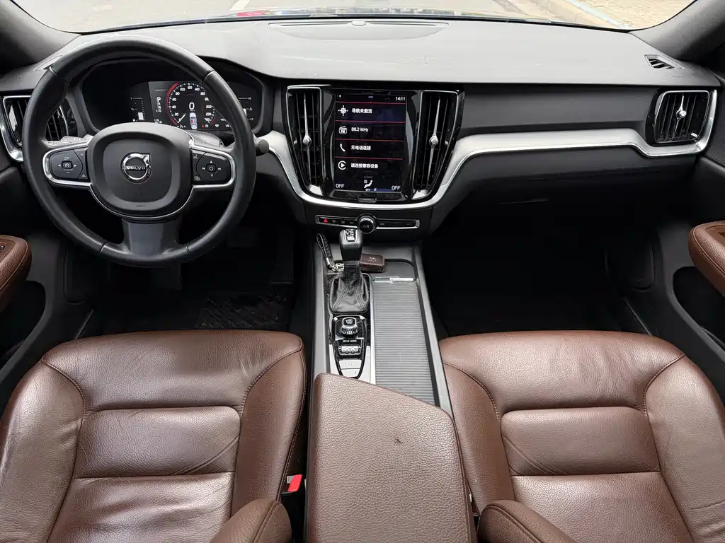 Volvo S60 2021 T4 Zhiyi Luxury Edition купить на сайте DeffCars