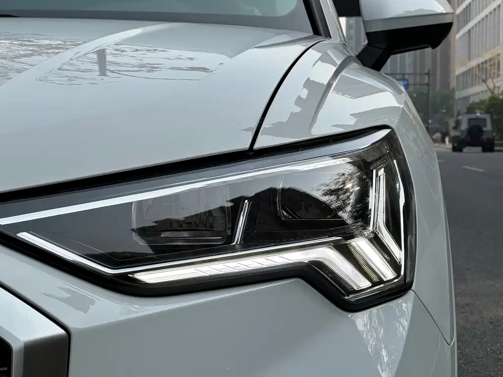 Audi Q3 2022 40 TFSI Fashionable and Dynamic купить на сайте DeffCars